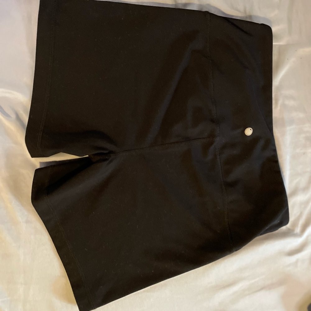 Yogalicious Women short sport gym shorts  size M